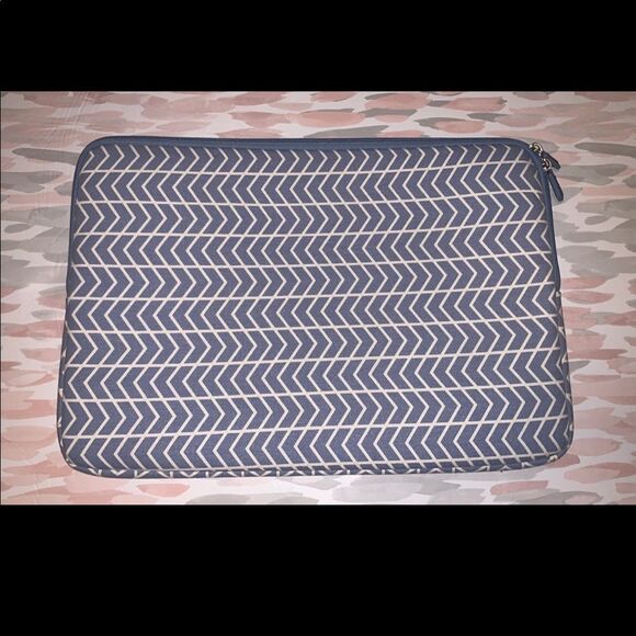 15-16” Laptop Sleeve - chevron pattern - double zipper - Picture 1 of 9